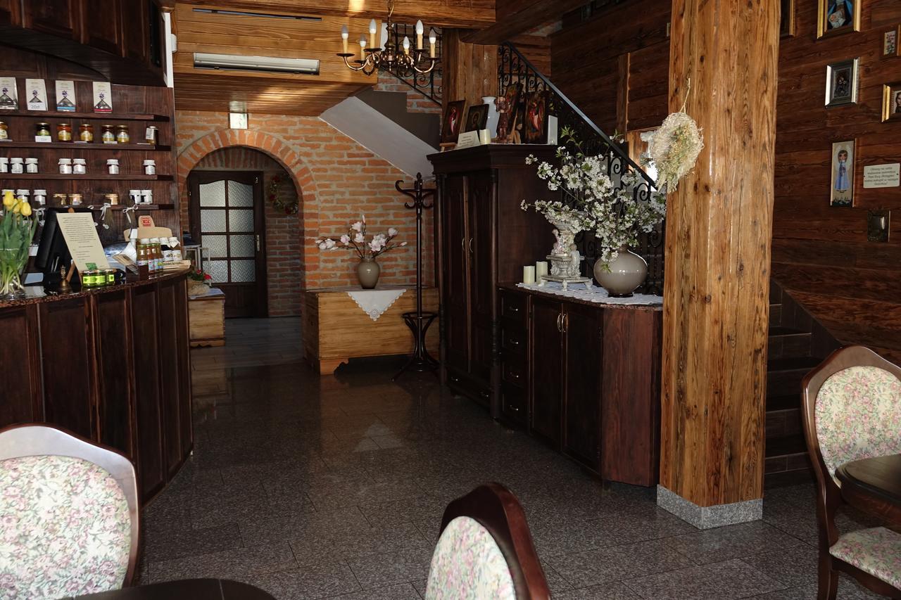 Gosciniec Dworski W Ropie - Pokoje Goscinne Ropa Exterior photo